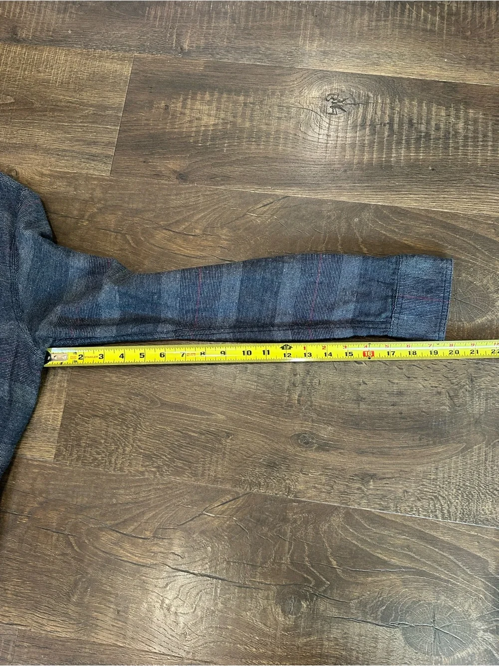 Levi’s Standard Fit Men’s Gray Plaid Button Front Shirt Size Large 100% Cotton
